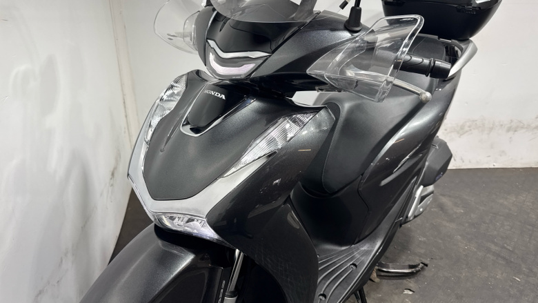 (23MY) Honda SH125i with Top Box